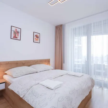 Sky Park Tower 3, Free Parking And Beautiful Views براتسيلافا